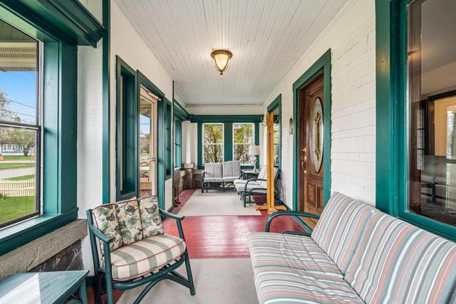 206 Wood STREET, Walworth, WI 53184