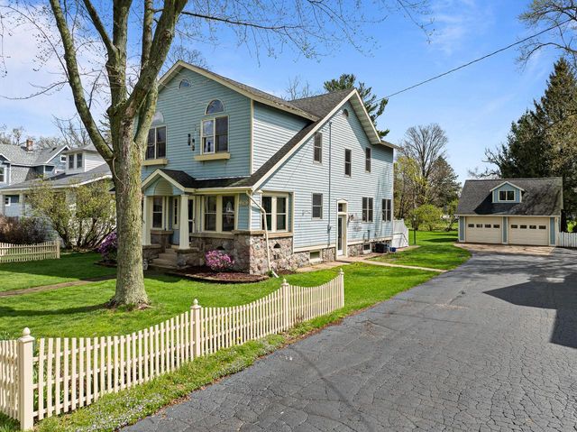 206 Wood STREET, Walworth, WI 53184