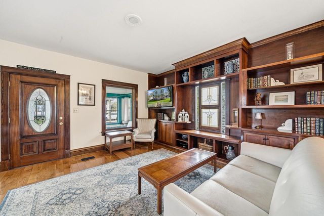 206 Wood STREET, Walworth, WI 53184