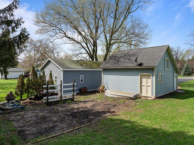 206 Wood STREET, Walworth, WI 53184