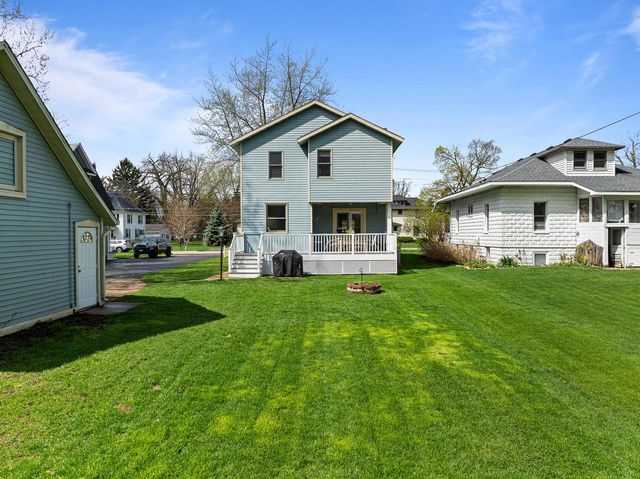 206 Wood STREET, Walworth, WI 53184