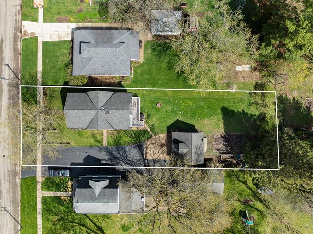 206 Wood STREET, Walworth, WI 53184