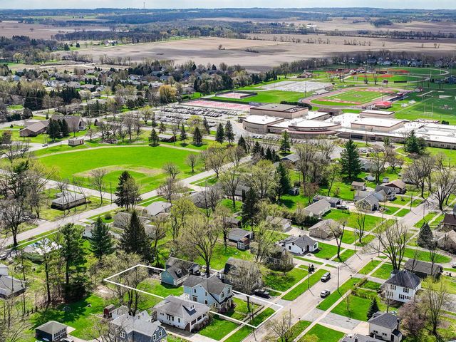 206 Wood STREET, Walworth, WI 53184