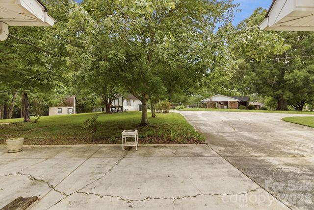 3343 Olde Creek Trail, Matthews, NC 28105