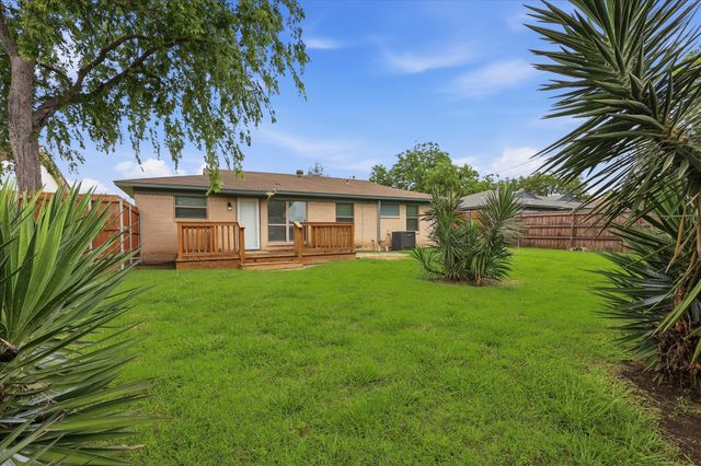 12135 Amsterdam Road, Farmers Branch, TX 75234