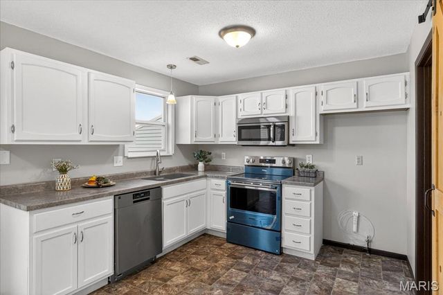 1 Sunburst Court 6, St Peters, MO 63303