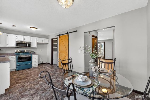 1 Sunburst Court 6, St Peters, MO 63303