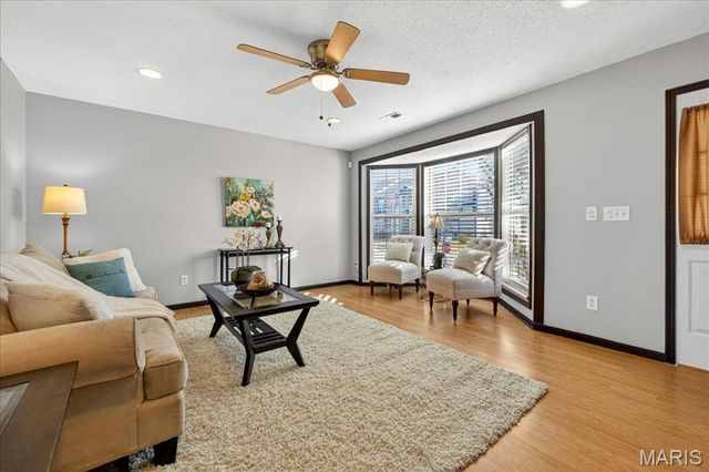 1 Sunburst Court 6, St Peters, MO 63303