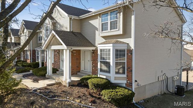 1 Sunburst Court 6, St Peters, MO 63303