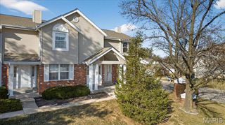 1 Sunburst Court 6, St Peters, MO 63303