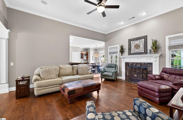 8 Garden Corners Court, Simpsonville, SC 29681