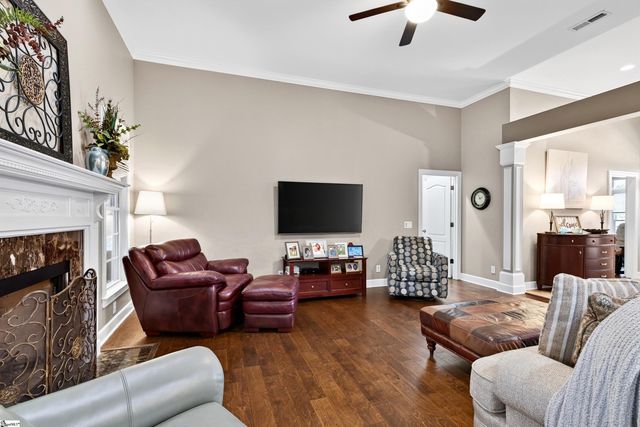 8 Garden Corners Court, Simpsonville, SC 29681