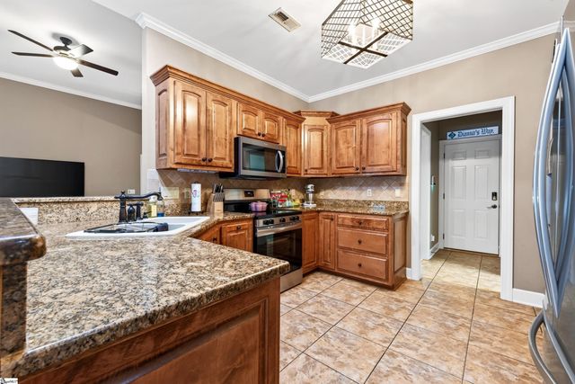 8 Garden Corners Court, Simpsonville, SC 29681