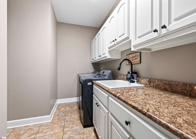 8 Garden Corners Court, Simpsonville, SC 29681