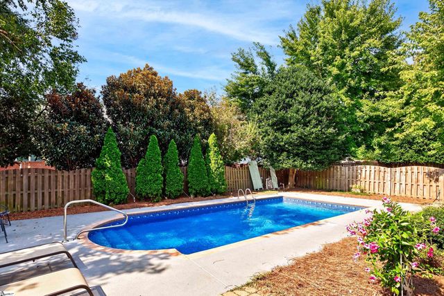 8 Garden Corners Court, Simpsonville, SC 29681