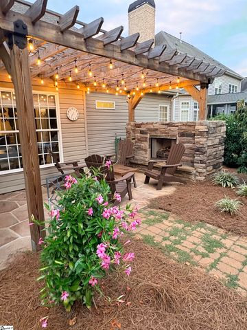 8 Garden Corners Court, Simpsonville, SC 29681