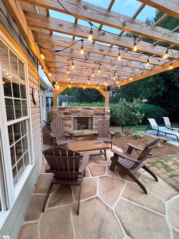 8 Garden Corners Court, Simpsonville, SC 29681