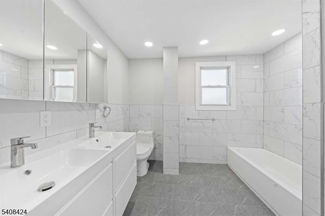 576 Walnut St, Elizabeth City, NJ 07201