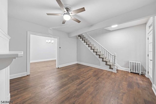 576 Walnut St, Elizabeth City, NJ 07201