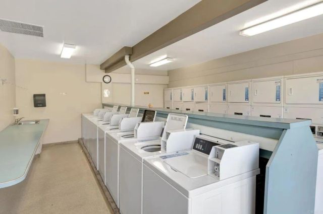 3050 Rue D'Orleans 355, San Diego, CA 92110