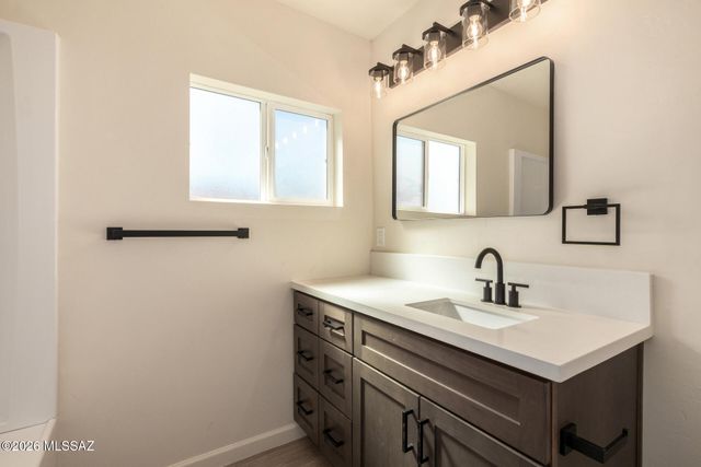 2932 N Castro Avenue, Tucson, AZ 85705