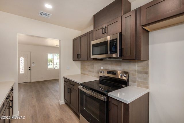 2932 N Castro Avenue, Tucson, AZ 85705