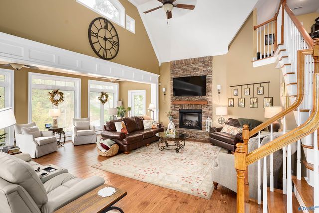 282 Lakeview Shores Drive, Muscle Shoals, AL 35661