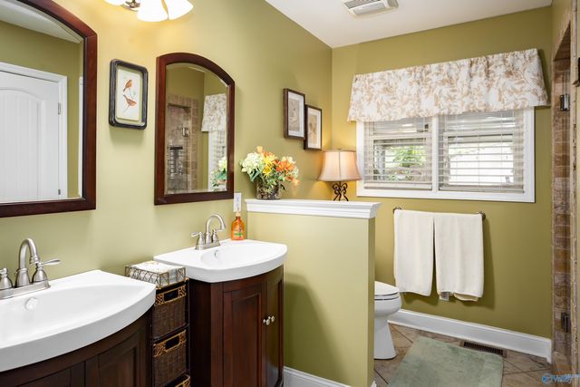 282 Lakeview Shores Drive, Muscle Shoals, AL 35661