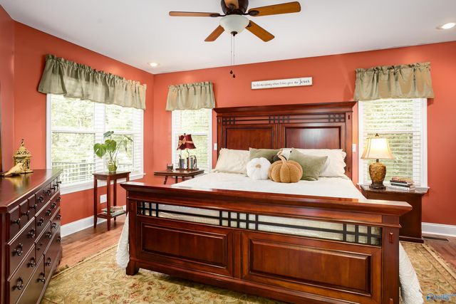 282 Lakeview Shores Drive, Muscle Shoals, AL 35661