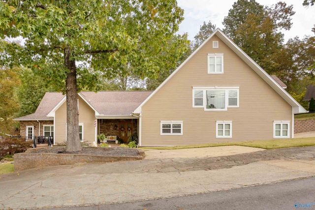 282 Lakeview Shores Drive, Muscle Shoals, AL 35661