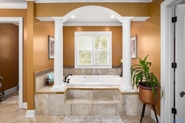 282 Lakeview Shores Drive, Muscle Shoals, AL 35661