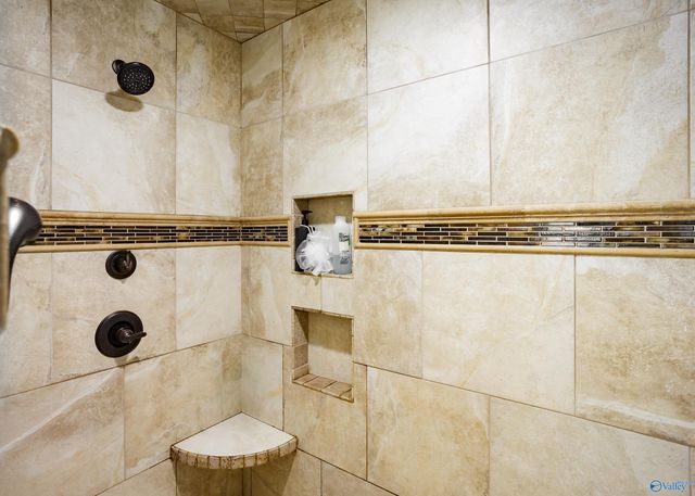 282 Lakeview Shores Drive, Muscle Shoals, AL 35661