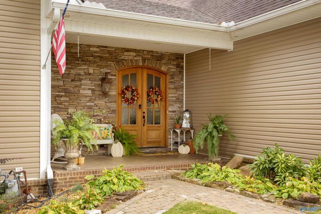 282 Lakeview Shores Drive, Muscle Shoals, AL 35661