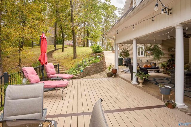 282 Lakeview Shores Drive, Muscle Shoals, AL 35661