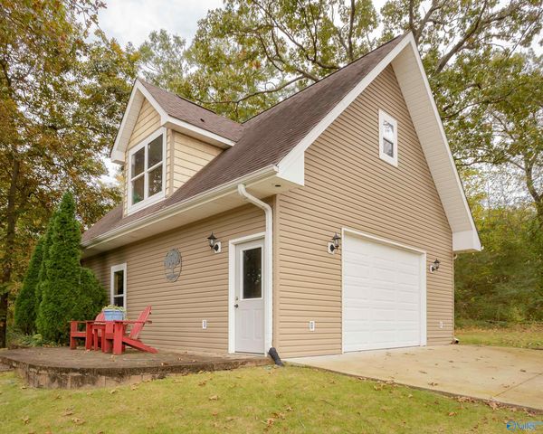 282 Lakeview Shores Drive, Muscle Shoals, AL 35661