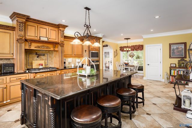 282 Lakeview Shores Drive, Muscle Shoals, AL 35661