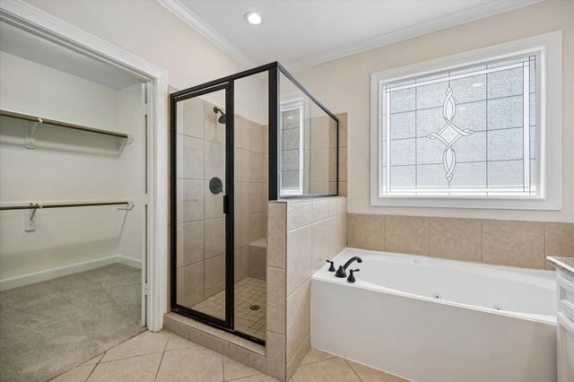 6001 Truro Street E, Houston, TX 77007