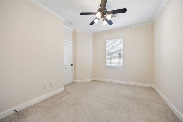 6001 Truro Street E, Houston, TX 77007