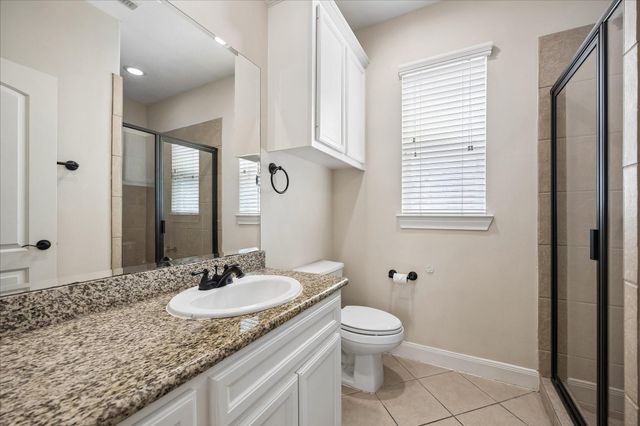 6001 Truro Street E, Houston, TX 77007