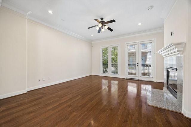 6001 Truro Street E, Houston, TX 77007