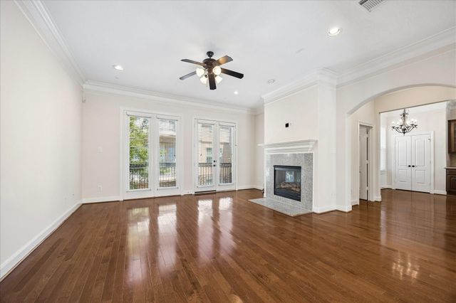 6001 Truro Street E, Houston, TX 77007
