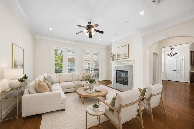 6001 Truro Street E, Houston, TX 77007