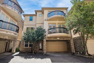 6001 Truro Street E, Houston, TX 77007