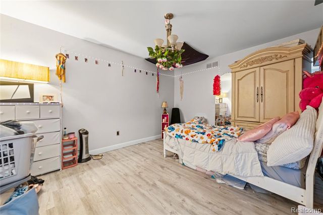 13980 Amanda Drive, Sterling Heights, MI 48313