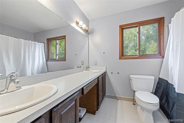 13980 Amanda Drive, Sterling Heights, MI 48313