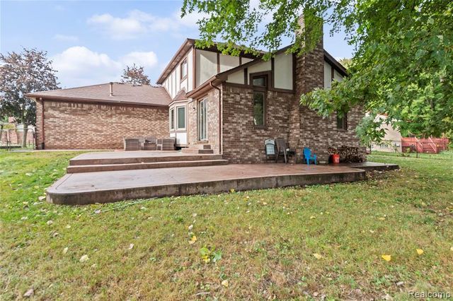 13980 Amanda Drive, Sterling Heights, MI 48313