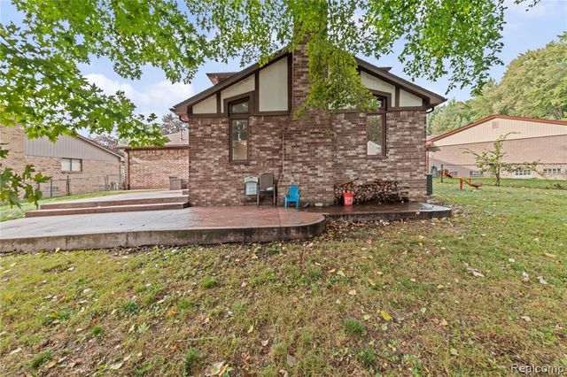 13980 Amanda Drive, Sterling Heights, MI 48313