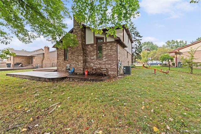 13980 Amanda Drive, Sterling Heights, MI 48313