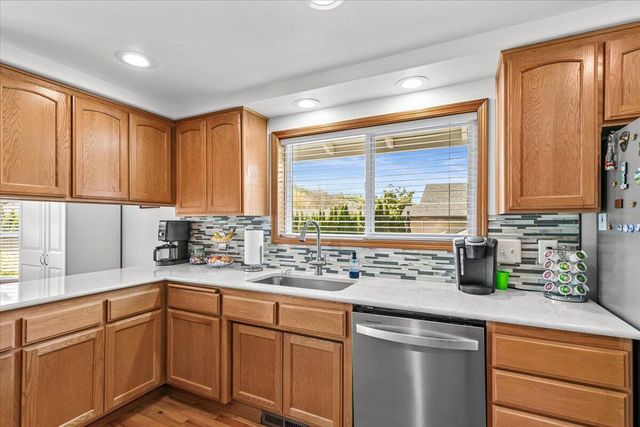 1518 Cypress Point Drive, Medford, OR 97504