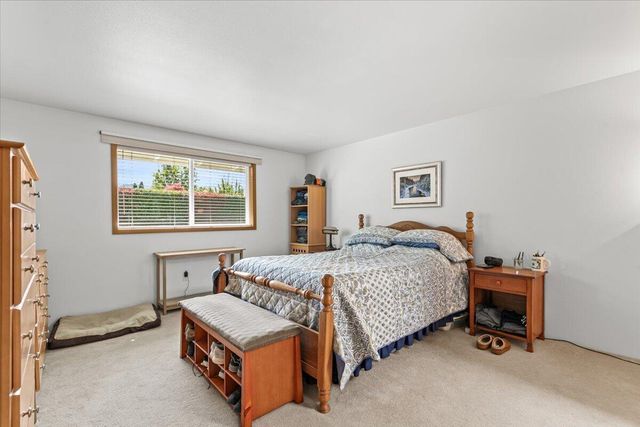 1518 Cypress Point Drive, Medford, OR 97504